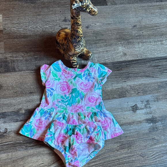 wonder nation Other - Wonder Nation Pink and Green Baby Outfit